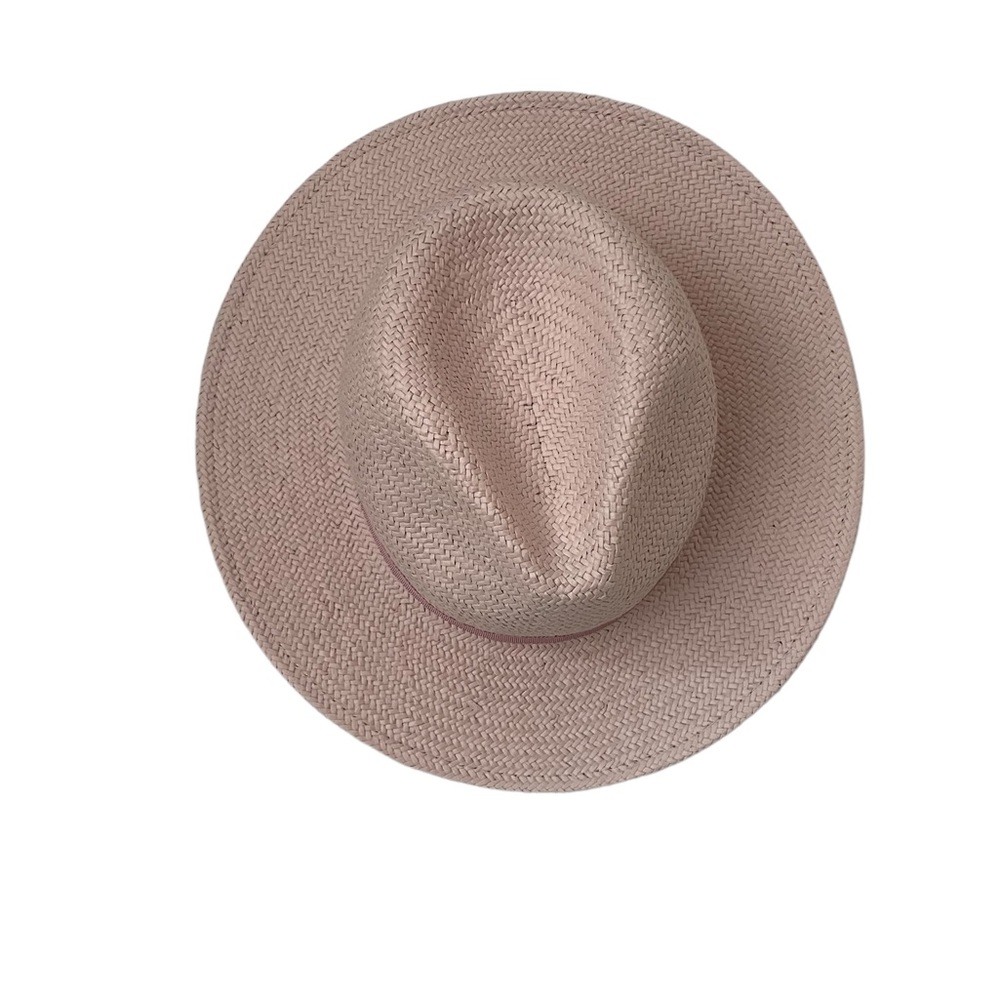 Auxiliary aritzia hat, never worn. Size XS-SM